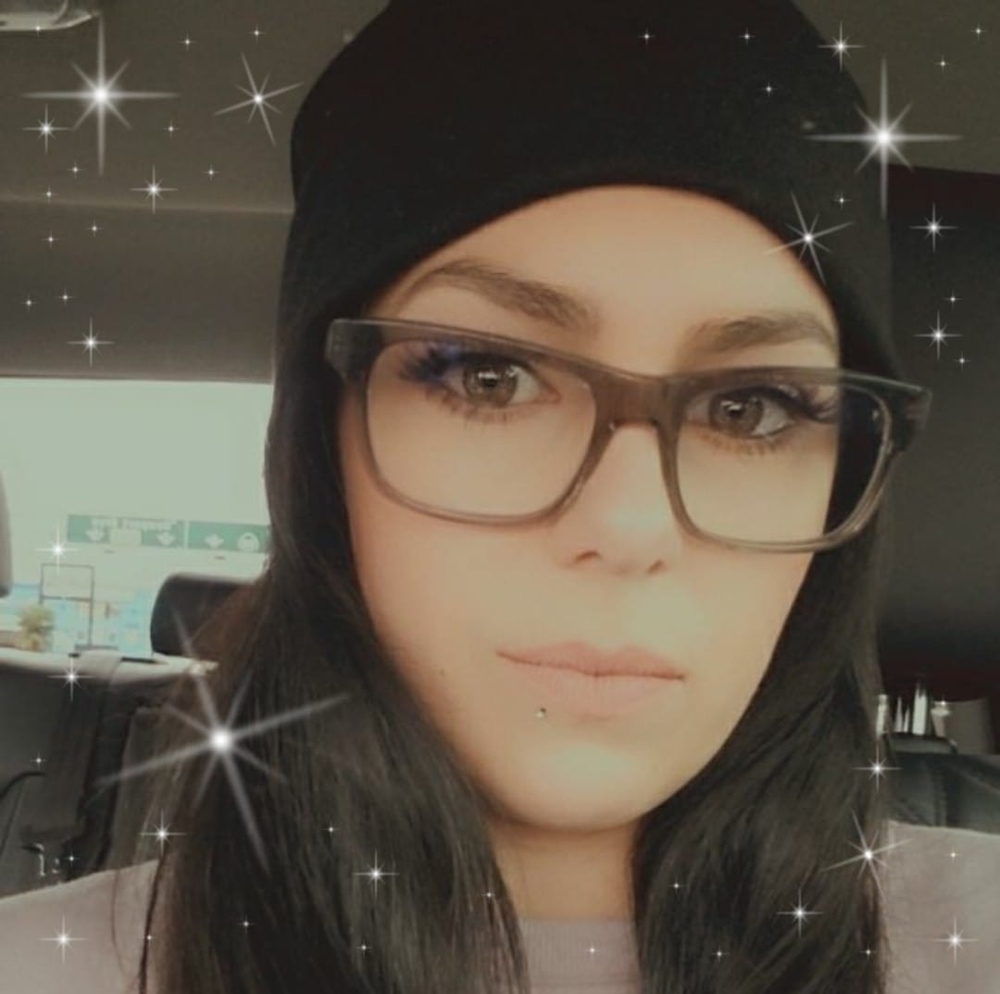 Meet your Posher, Crystal